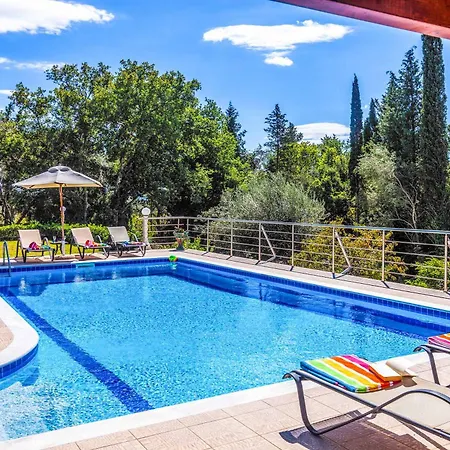 Mirela Mikri Willa Dassia (Corfu)